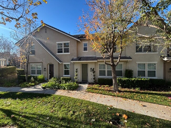 Building Photo - 3-Bedroom Home with Fresh Paint in Creekside of Valencia!