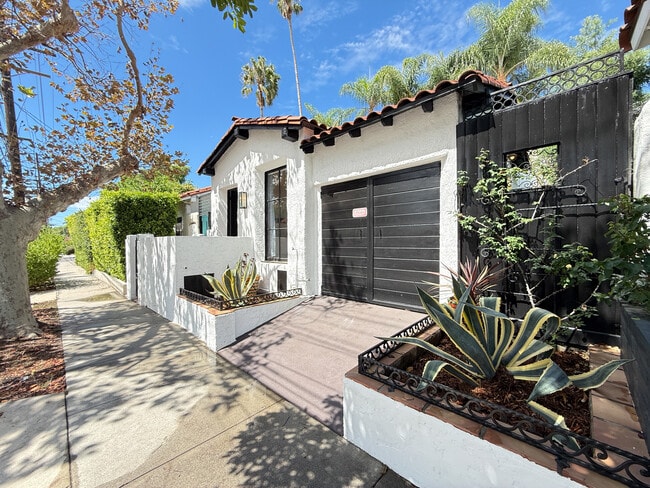 Photo - 7269 Waring Ave