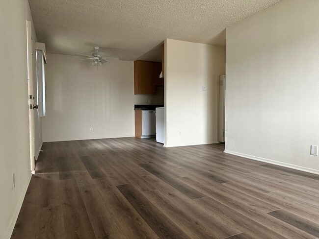 Building Photo - 1181 E Hollyvale St Unit 1165    1