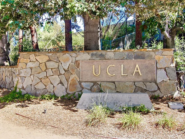 Photo - 433 Kelton Ave