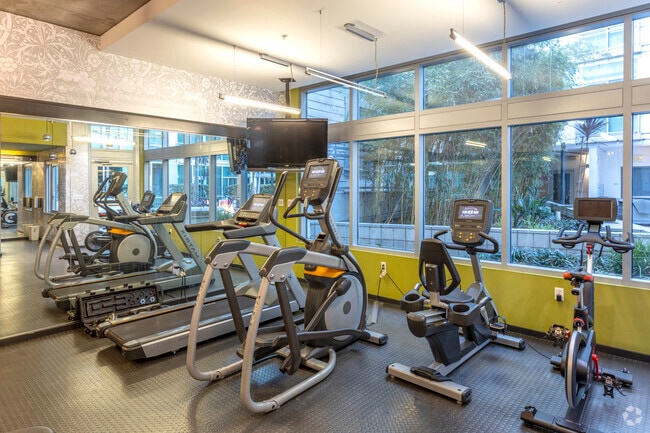 Fitness Center - Tenth&G