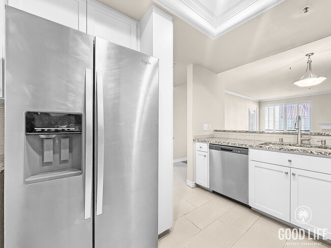 Photo - Beautiful 1B/1.5BA Upgraded Condo w/ Washe... Unit 3406