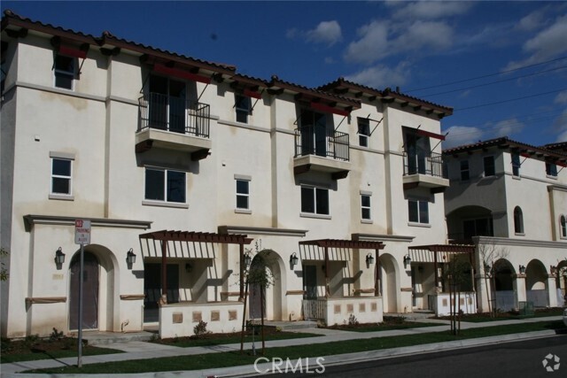 Building Photo - 201 N Azusa Ave Unit 2 Rental