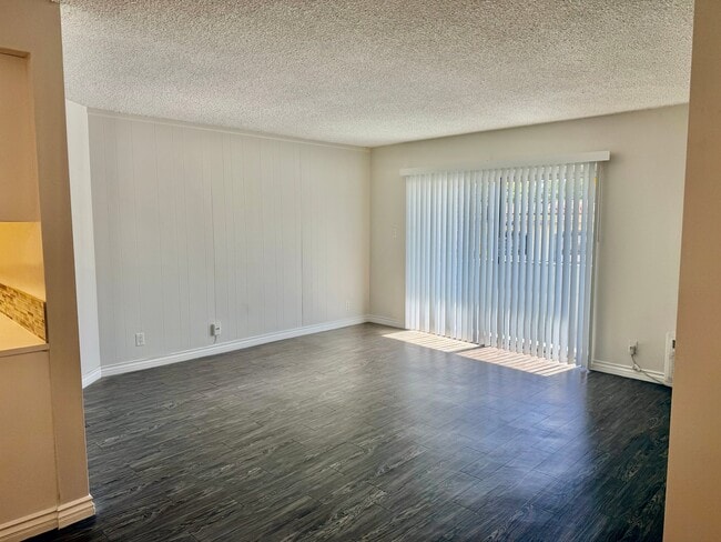 Photo - 1595 E Chevy Chase Dr Unit 1