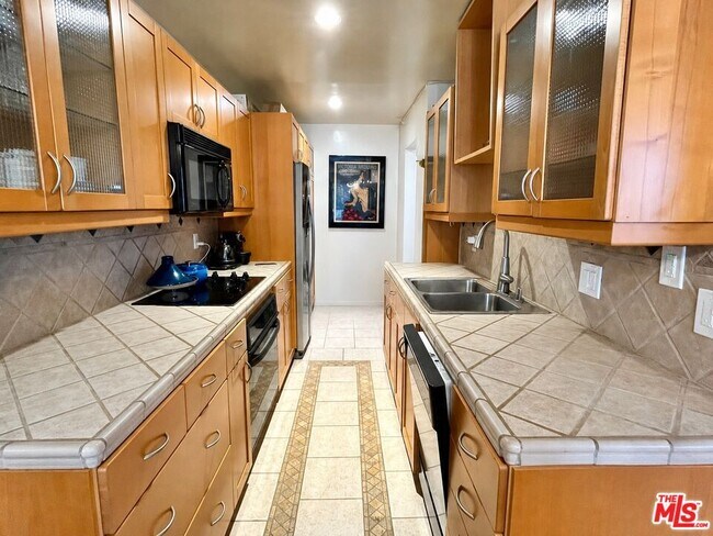Photo - 117 S Doheny Dr Unit 206