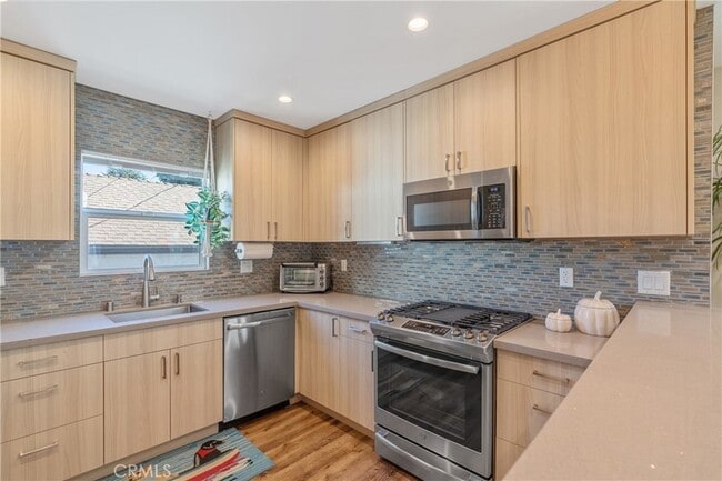 Photo - 8034 Airlane Ave