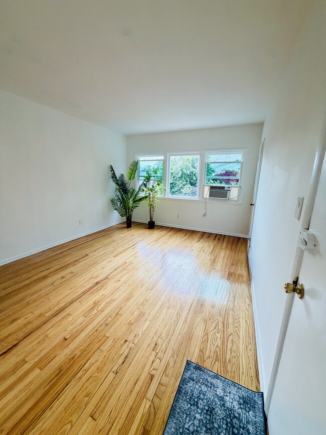 Photo - 8569 Rugby Dr Unit 1