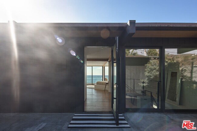 Photo - 24548 Malibu Rd