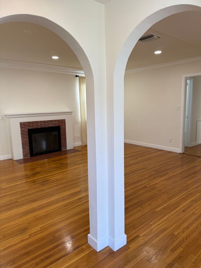 Photo - Charming 3 bedroom, 2 bathroom Traditional home in the highly desirable Rancho Park / West Los An...