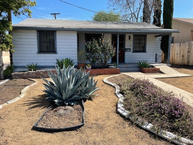 Single Story Home - Single Story Home