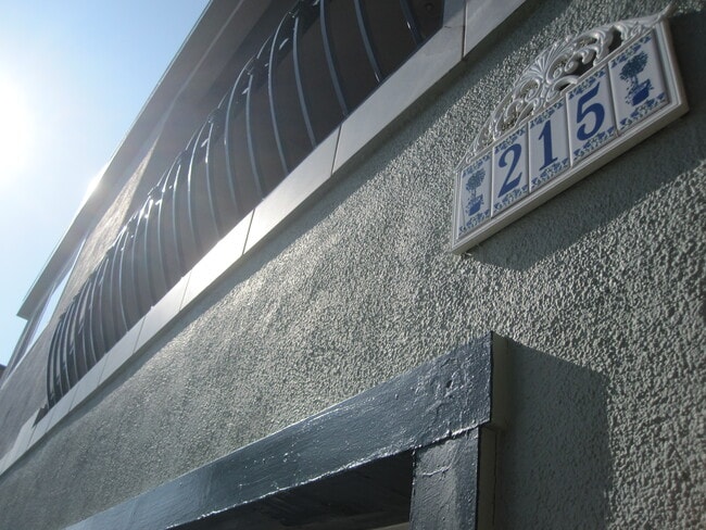 Photo - 215 Covina Ave Apartments Unit 2