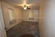 Photo - 329 E Scott St