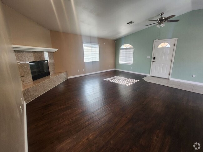 Building Photo - ***$100 off 1st Month Rent*** 3 BEDROOM 2 ... Rental