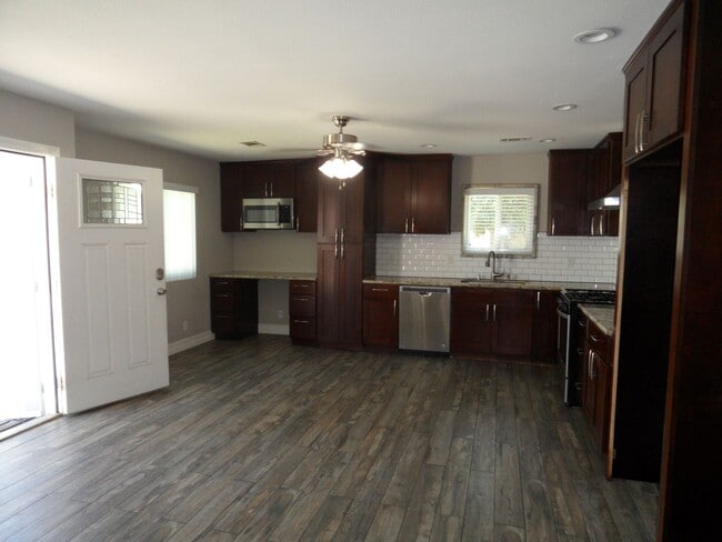 Photo - 300 1/2-204 1/2 E Mills Dr