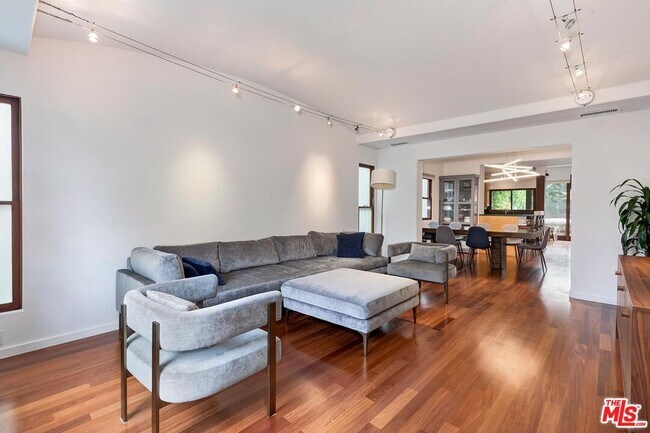 Photo - 1509 S Crest Dr