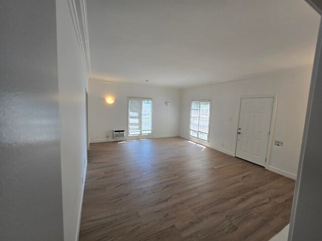 Living Room - 619 S Sweetzer Ave Apartments Unit Downstairs