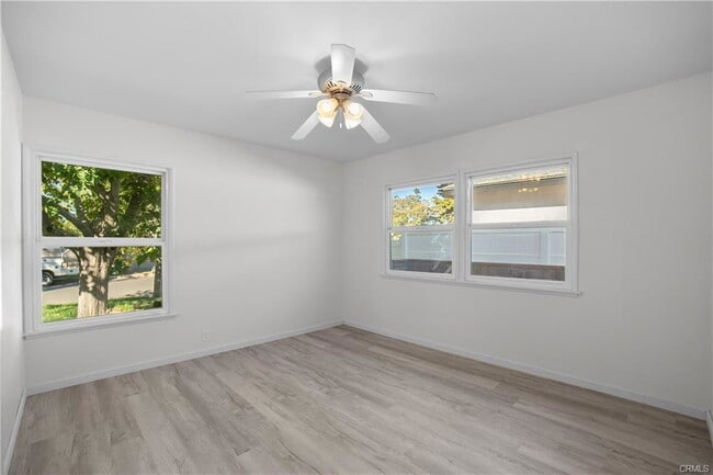 Photo - 7400 Cozycroft Ave