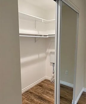 Photo - 6657 Enfield Ave