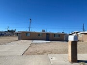 Photo - 3 bed  1 bth Available now.. Apply today! House