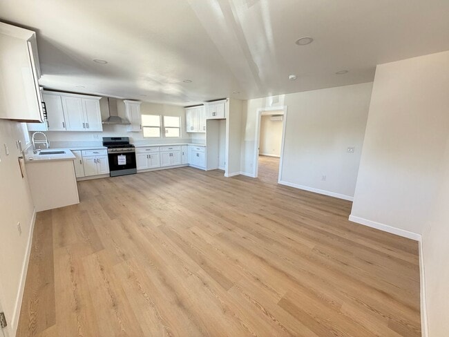 Photo - 2400DelM Unit 2400