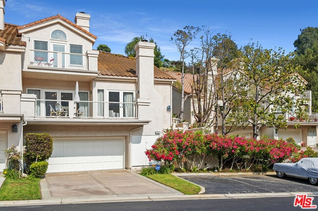 Photo - 622 Palisades Dr Townhome