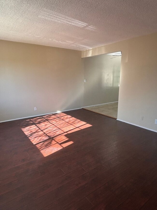 Photo - 2 bedroom 1 bath available now in East LA! Unit E