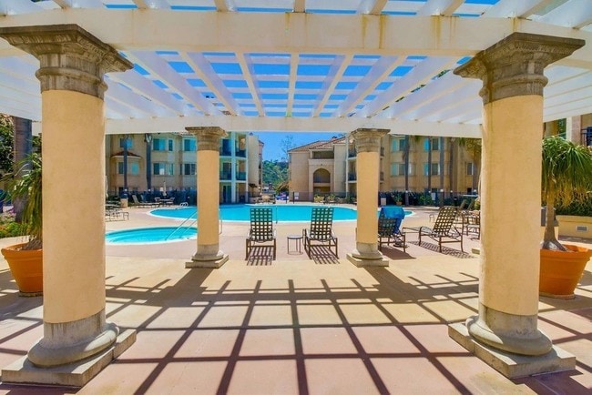 Photo - 550 Camino De La Reina Unit 209