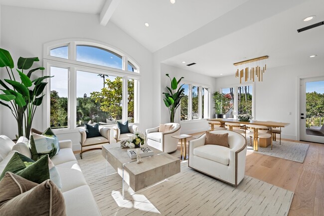 Building Photo - 84 Sidney Bay Dr