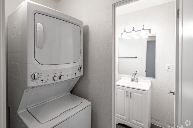 2BR, 2BA - 1,300SF - Laundry - Villa Pacific Townhomes