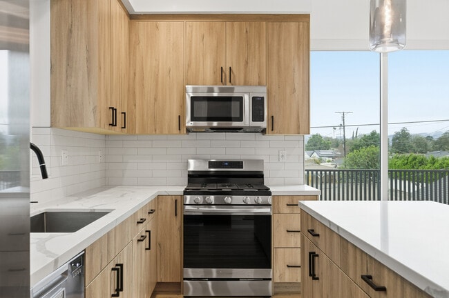 Photo - 5805 Kester Ave