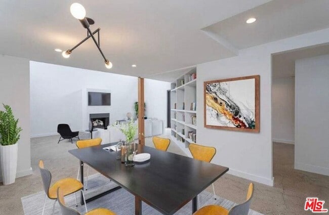 Photo - 519 1/2 San Juan Ave