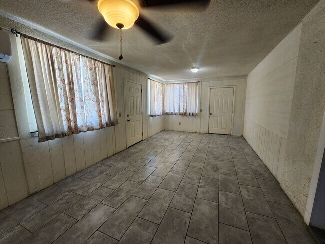 Photo - Move in Ready!! 3 Bedroom/2 bathroom