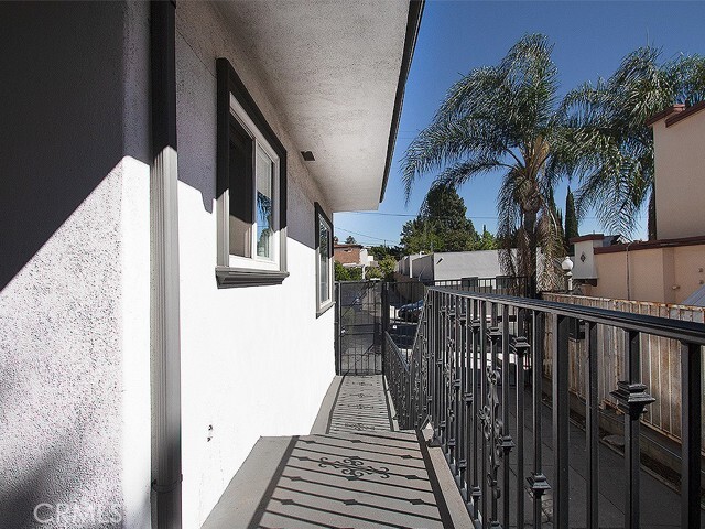 Photo - 2027 Vista Del Mar Ave Unit 4