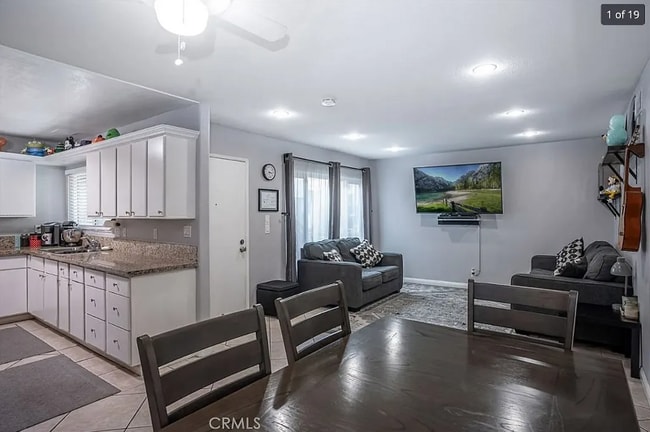 Building Photo - 1176 S Citron St