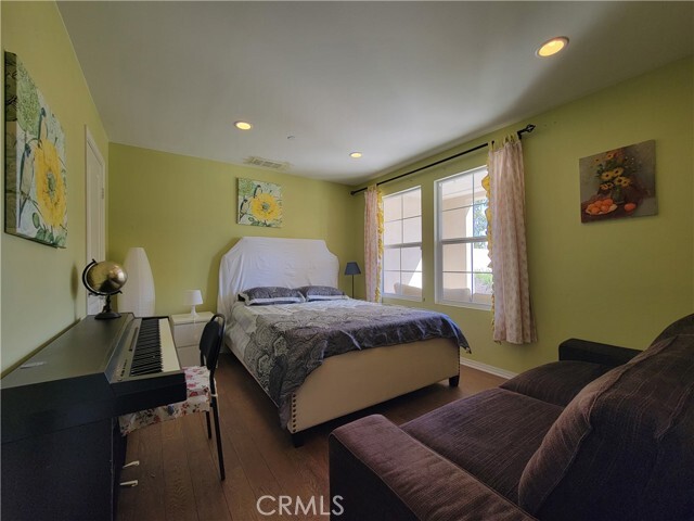 Photo - 909 Santa Fe Ave Unit E