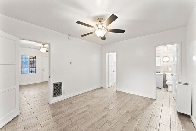 Photo - 10639 Fitzroy Ave Unit B