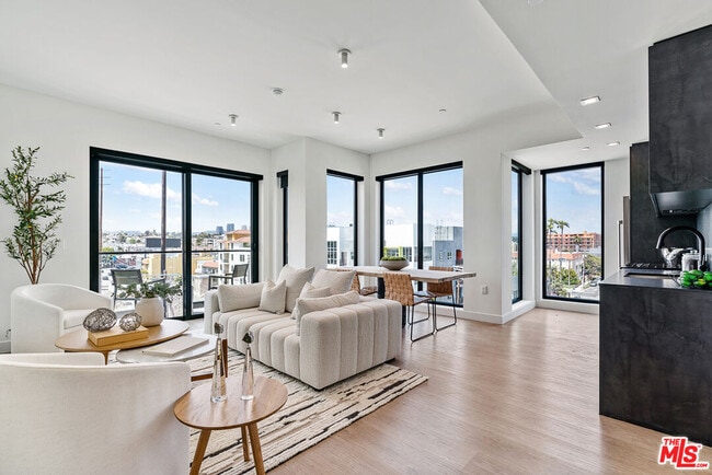 Building Photo - 10700 Tabor St Unit 326