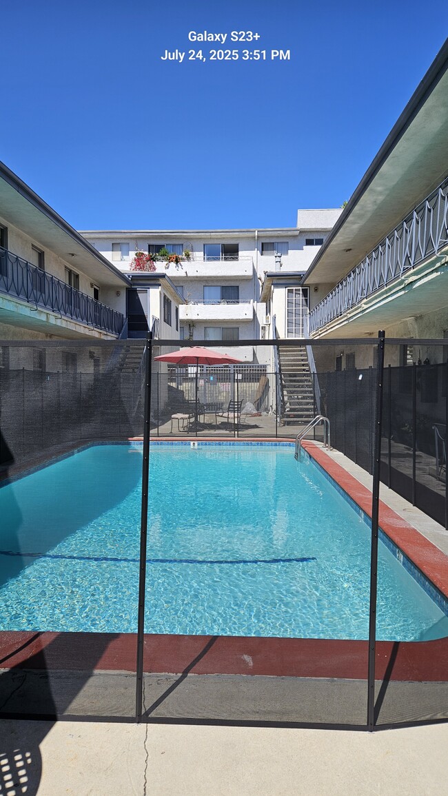 Building Photo - 3970 Grand View Blvd Unit 12