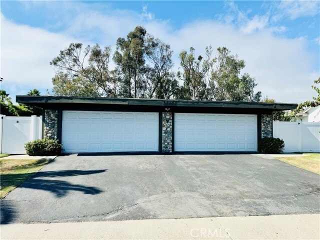 Photo - 33401 Nottingham Way