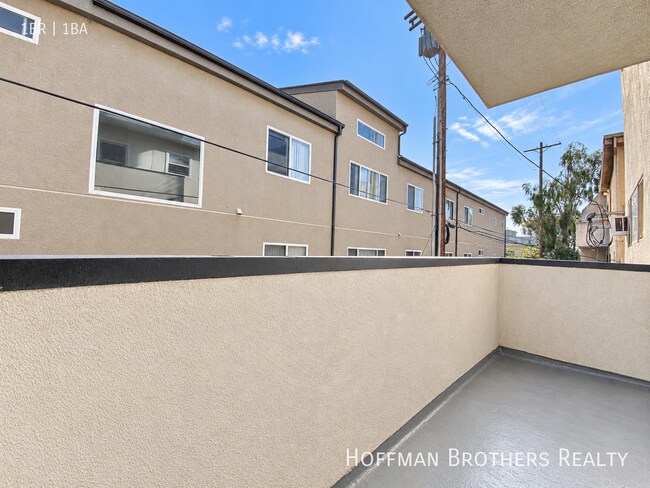Photo - 5726 Camellia Ave Unit 306