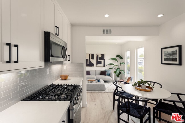 Photo - 1319 S St Andrews Pl Apartment Unit 1