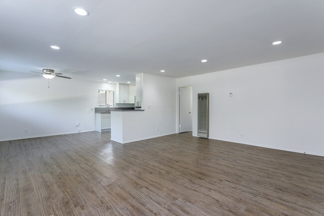 Photo - 660 W Sierra Madre Blvd Unit F