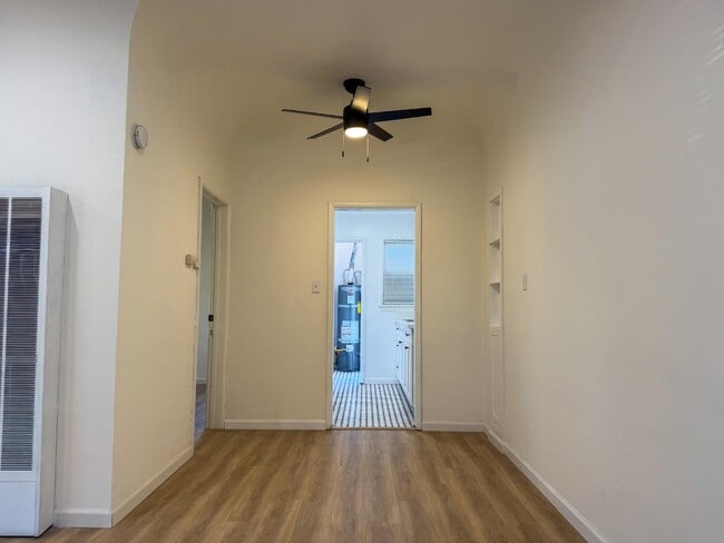 Photo - 810 E Chevy Chase Dr