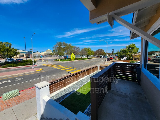 Photo - 4487 Landis St