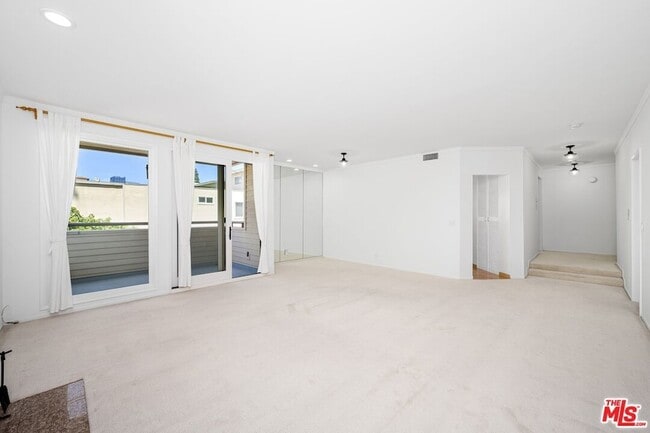 Photo - 1808 Manning Ave