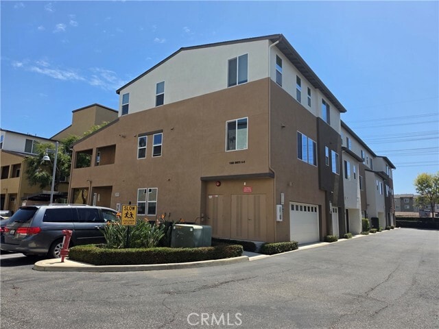 Building Photo - 1568 W Artesia Square