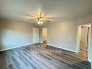 Photo - 7838 2nd St