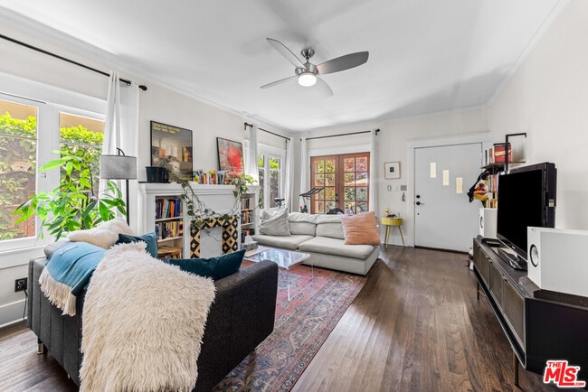 Building Photo - 813 1/2 N Coronado St Rental