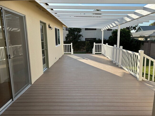 Photo - Adorable 5 Bedroom 3 Bathroom Orange Home Near Old Towne!