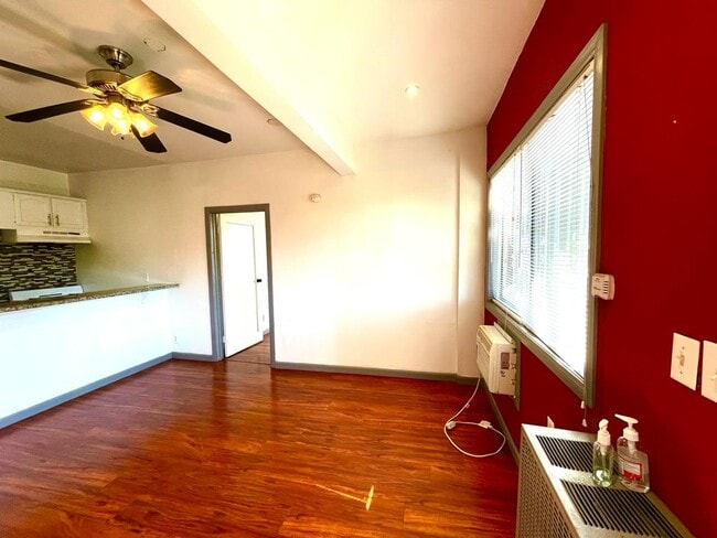 Photo - 1341 S Sycamore Ave Unit 1341